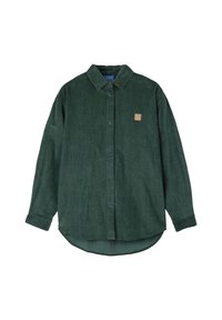 Chemise en velours côtelé verte à manches longues, avec un devant à boutons, un col pointu et une écusson carré sur la poitrine gauche.