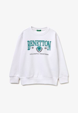 Biała bluza z długim rękawem z zielonym napisem "BENETTON 1965", logo w kształcie tarczy oraz nadrukiem "COLORFUL TOGETHER" poniżej z przodu.