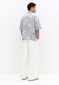Thumbnail Image 3