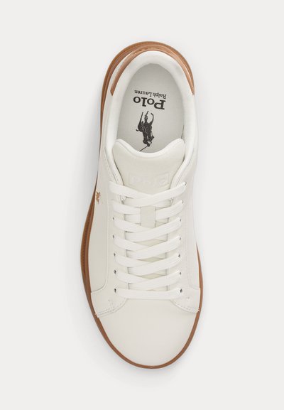 Polo Ralph Lauren HERITAGE COURT II LEATHER SNEAKER - Αθλητικά παπούτσια - white/tan
