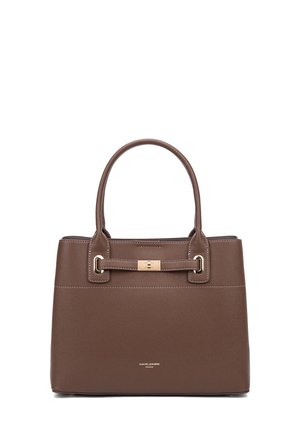 Borsa a mano in pelle marrone con texture, manici doppi, accessori in tono oro e clasp anteriore. Presenta una forma rettangolare strutturata.