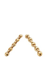 Pendientes de cadena de oro con eslabones alternos redondos y ovalados, acabado pulido y diseño elegante, que enfatizan curvas suaves y superficies brillantes.