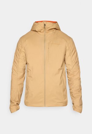 Beige isolert jakke med glidelås foran, justerbar hette og kontrasterende oransje innside. Inkluderer brystlomme og teksturert stoff.