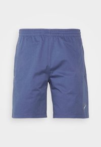 Nike herrshorts, blå, tillverkade av lättviktsmaterial, med elastiskt midjeband, två sidofickor och en liten logotyp på nedre benet.