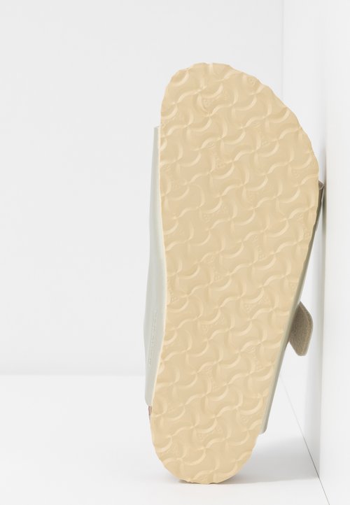 Birkenstock ARIZONA - Pantuflas - electric metallic gold — foto 6