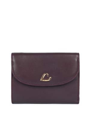 Portefeuille en cuir violet foncé avec un rabat arrondi et une petite fermeture métallique dorée en forme de cœur au centre avant.