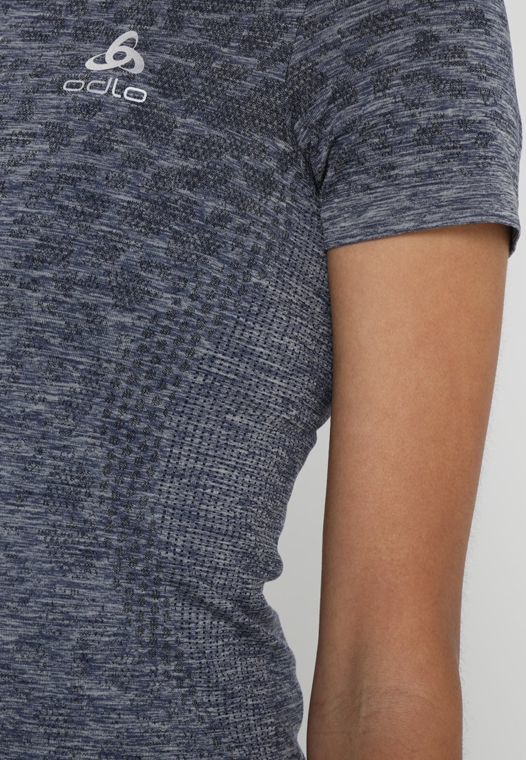 CREW NECK
