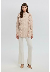 Touché Privé RUFFLE DETAIL  - Košilová halenka  - beige