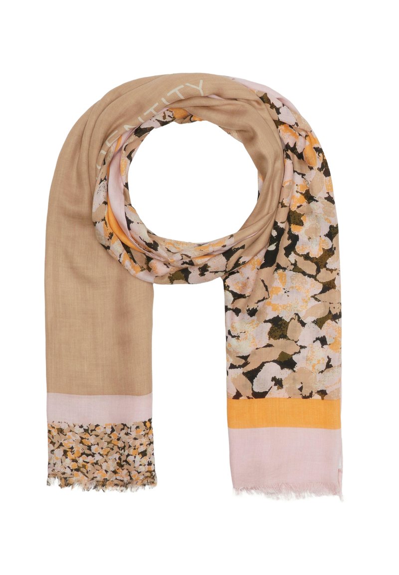 Lekki szalik z kwiatowym wzorem w odcieniach brzoskwiniowym, różowym i czarnym, z beżową bazą i pomarańczowymi akcentami na brzegach. Z frędzlami na końcach.