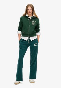 Superdry & Co ATHLETIC ESSENTIALS CROP - Sudadera con cremallera - enamel green