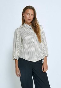 Bluza z gumbi - p whitecap cream print