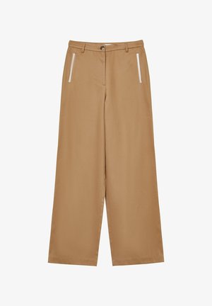 Khakifarbene weite Hose aus glattem Stoff, mit einem Knopfverschluss und zwei weißen Akzenttaschen. Gerade geschnitten mit einem sauberen Finish.