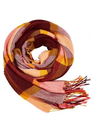 Opgerolde geruite sjaal in tinten bordeaux, roze, geel en oranje met franjes aan de uiteinden op een witte achtergrond.