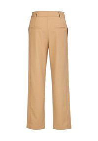 Lichtbeige broek met een rechtlopende snit, voorzien van een zachte textuur, twee achterzakken en subtiele stikseldetails.