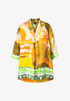 Locker sitzende Kimono-Jacke mit abstrakten Aquarellmustern in Gelb, Orange, Grün und Braun sowie einem grünen Karo-Besatz an Ärmeln und Saum.