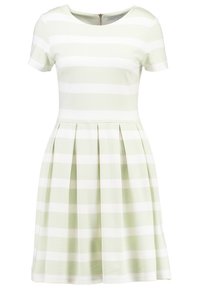 Kratké šaty s krátkým rukávem v zeleno-bílých pruzích, s přiléhavým korzetem a skládáním sukně, vyrobeny z měkké, pružné látky se zipem na zádech.
