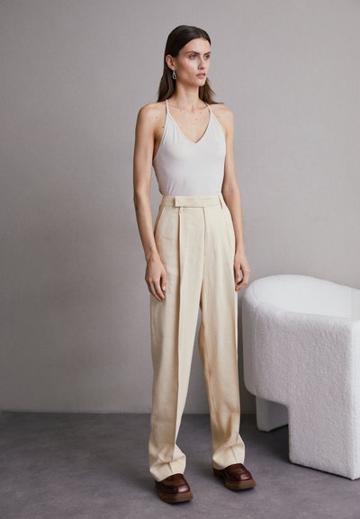 Filippa K JULIE TROUSERS - Παντελόνι - dusty beige