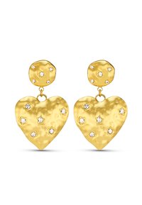 Orecchini a forma di cuore color oro, con una texture martellata, adornati da accenti in pietre preziose trasparenti, dotati di un attacco superiore rotondo.