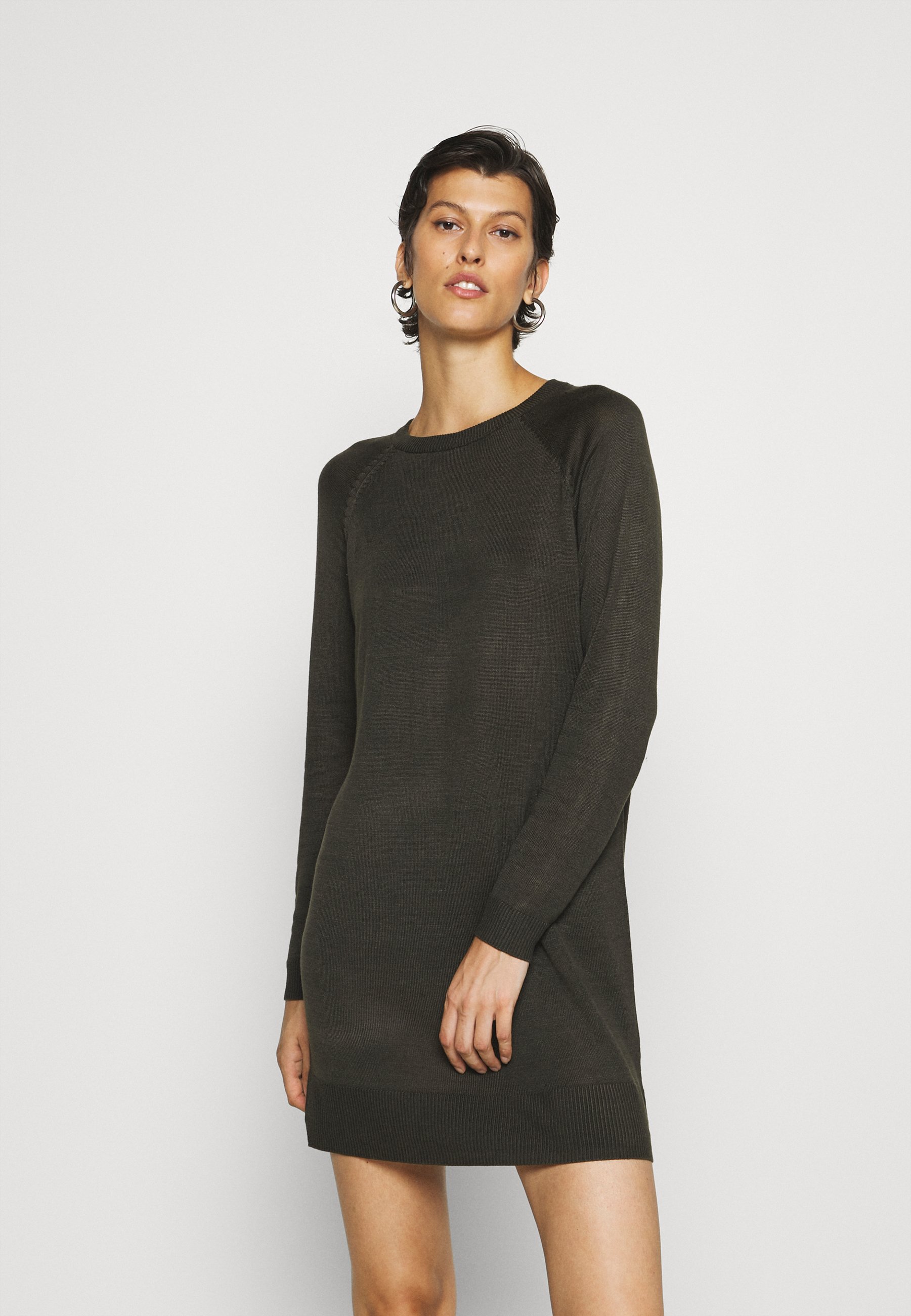 Vero Moda Tall VMMEGHAN O NECK DRESS 