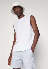 Pier One 2 PACK - Viršus - white