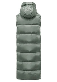 Lange puffer vest in een gedempte groene kleur, voorzien van een capuchon, verticaal gestikte design en een gladde, glanzende textuur. Geen mouwen.