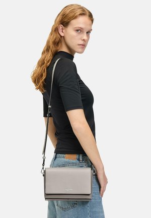HILLA MITTEL - Cross body bag - taubengrau