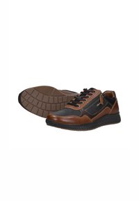 Bruine leren veterschoenen met zwarte stoffen accenten, een gestructureerde zool en een rits aan de zijkant. Het bicolore ontwerp heeft een sportieve silhouet.