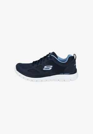 Zapatilla Skechers negra y azul claro con suela flexible blanca y parte superior de malla, cierre con cordones y logo de la marca en el costado y el talón.