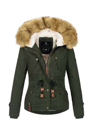 Veste d'hiver verte avec capuche doublée en fourrure, fermeture éclair frontale, poches boutonnées, taille à cordon de serrage et détails matelassés sur les manches.