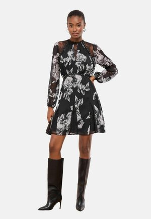 REGULAR FIT - LONG SLEEVE BELTED MINI - Rochie de zi - black floral