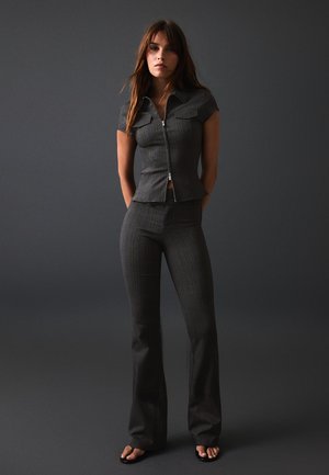 Bershka, SHORT SLEEVE ZIP - SHIRT - Blouse - dark grey