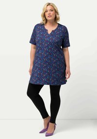 Ulla Popken TRIANGLE SHORT SLEEVE - T-shirt print - royal blue