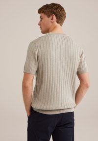 Thumbnail Image 3
