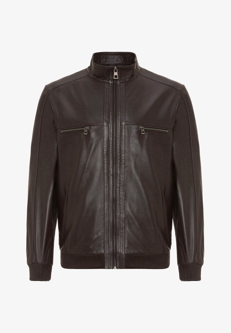 Veste en cuir marron foncé avec col montant, fermeture éclair devant, deux poches poitrine horizontales zippées, poignets et ourlet côtelés.