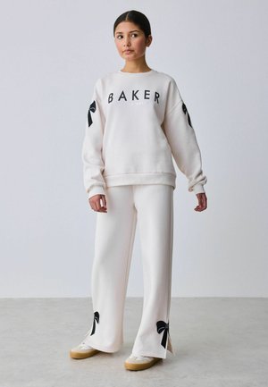 2 PIECE BOW APPLIQUE WIDE LEG JOGGERS SET - Trainingsanzug - cream