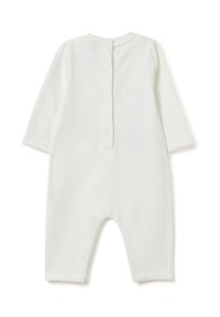 Weißer Baby-Body mit langen Ärmeln und Druckknopfverschluss hinten, aus weichem Stoff für angenehmen Tragekomfort.