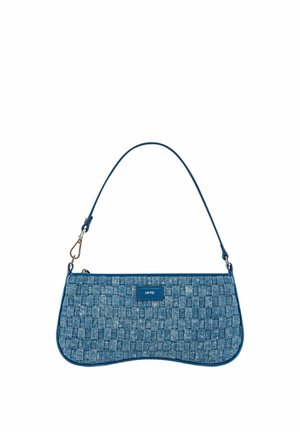 Sac à bandoulière en tissu tissé bleu avec bord inférieur incurvé et bandoulière détachable, présentant une petite étiquette rectangulaire avec logo au centre.