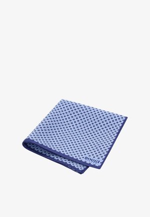 Blau-weißer Seidentaschentuch mit geometrischem Diamantdesign und dunklem blauen Rand, flach gefaltet.