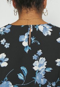 ONLY Curve ONCBIANCA NOVA LUX PEPLUM TOP - Μπλούζα - black