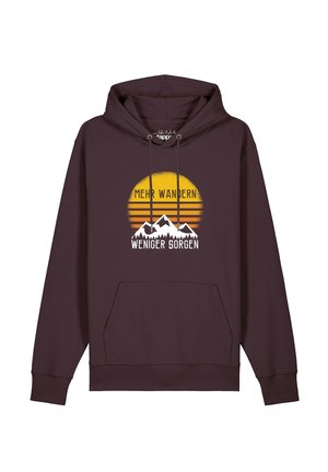 Dunkellila Kapuzenpullover mit gelbem Sonnenuntergang, Berggrafik und deutschem Text mit der Aufschrift "Mehr Wandern Weniger Sorgen" auf der Vorderseite.