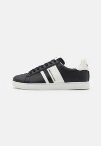 Armani Exchange - LACE UP - Sporta apavi - black/off-white Miniatūras attēls 1