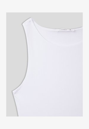 Top bianco senza maniche con scollatura rotonda, texture liscia e etichetta con logo sul retro. Design semplice e tessuto leggero.