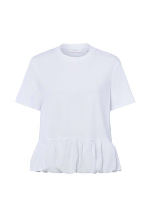 Biała bluzka z krótkim rękawem, okrągłym dekoltem i marszczonym, falbankowym dołem, przedstawiona na jednolitym białym tle.