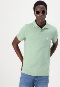 Abercrombie & Fitch Icon Don't Sweat It Polo - Polotričko - basil