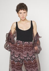 Heathe TEMI WIDE LEG PANTS - Püksid - brown