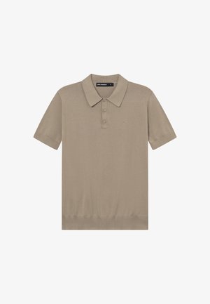 Beżowa koszulka polo z krótkim rękawem, trzema guzikami, kołnierzykiem i subtelnym haftowanym logo na lewej piersi.
