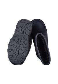 Bottes imperméables noires avec une semelle en caoutchouc texturée, dotées d'une doublure douce en fourrure et d'un design élégant sans fermetures ni accessoires supplémentaires.