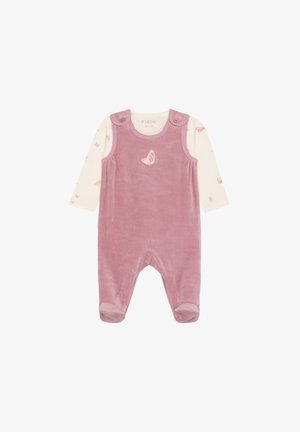 Roze fluwelen babyspeelpakje met crèmekleurig ondershirt met lange mouwen, voorzien van een vlinderprint en knoopsluitingen op de schouderbanden.