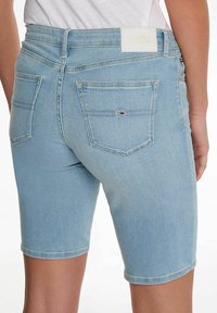 Tommy Jeans Džinsiniai šortai - blue