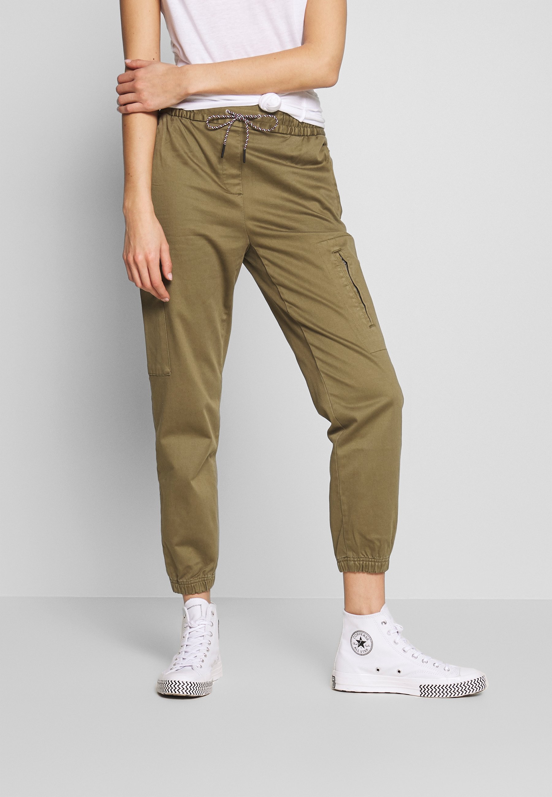 tommy jeans cargo jogger